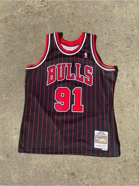 Mitchell &Ness 1995-96 Dennis Rodman Chicago Bulls Pinstripe Swingman Jersey #91